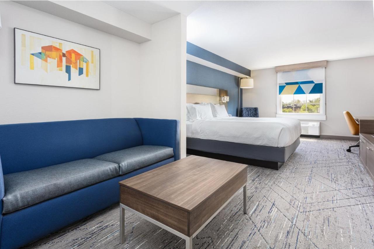 Holiday Inn Express & Suites Williamsburg By Ihg Exterior photo